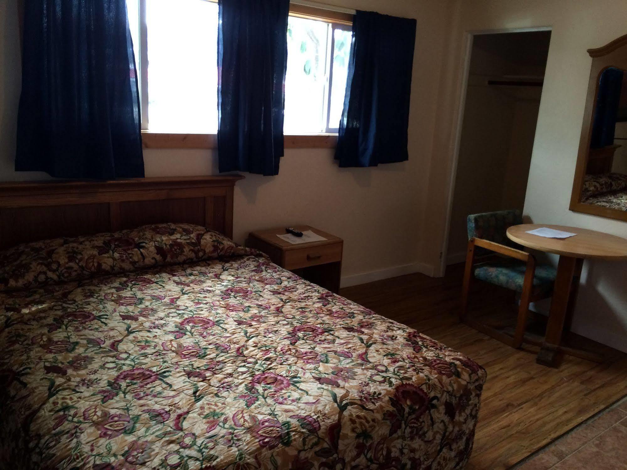 كوس باي Terrace Motel المظهر الخارجي الصورة